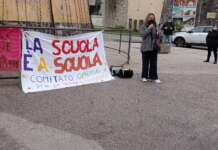 Comitato scuole aperte in protesta contro la Dad : “Questa non è scuola”