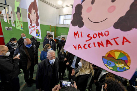 Vaccini bimbi: De Luca,stiamo dando un bel segnale