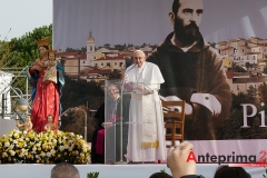 Papa a Pietrelcina 19