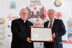 pietrelcina festival porti di terra il cardinale gualtiero bassetti (foto saverio minicozzi)