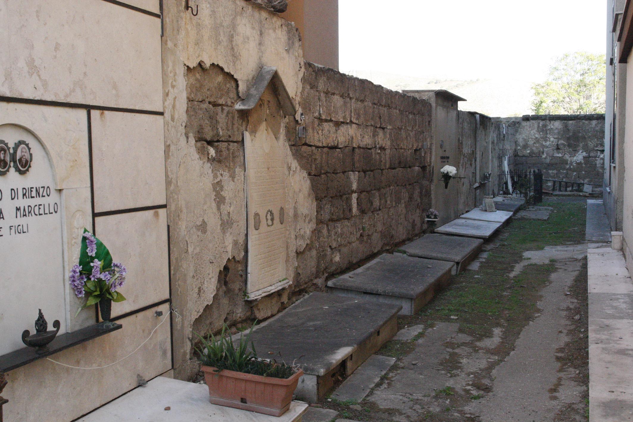 Santa Maria Capua Vetere - Cimitero Vecchio (14)