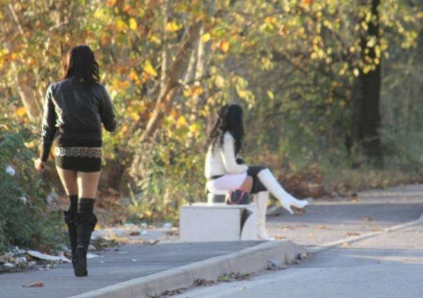 Salerno, prostituzione e ubriachezza molesta: due denunce e un’espulsione Salerno, prostituzione e ubriachezza molesta: due denunce e un’espulsione