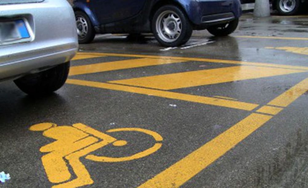 Parcheggi per disabili occupati, al via i controlli ad Afragola