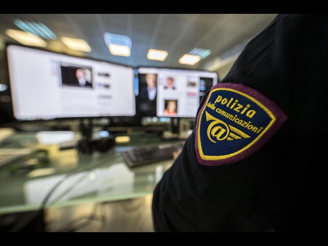 Ricattava minore per video hot con i cuginetti: arrestato pedofilo 56enne Ricattava minore per video hot con i cuginetti: arrestato pedofilo 56enne