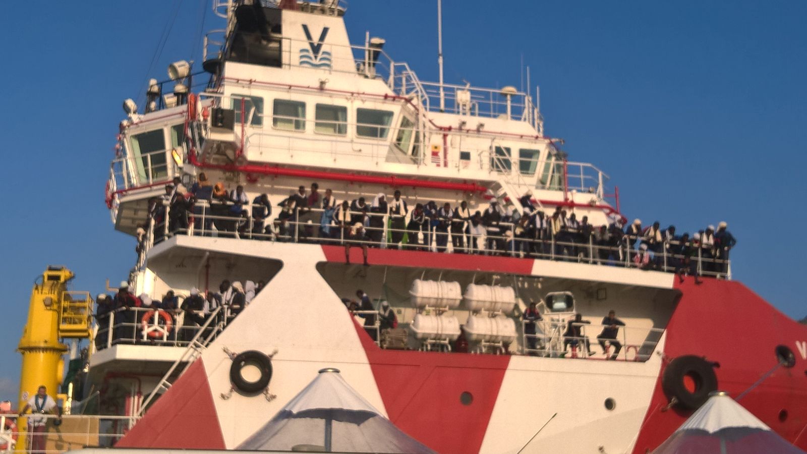 Migranti, Sinistra Italiana: “Salvini prende in giro gli italiani” Migranti, Sinistra Italiana: “Salvini prende in giro gli italiani”