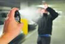 Studentessa spruzza spray al peperoncino nel corridoio dell’università
