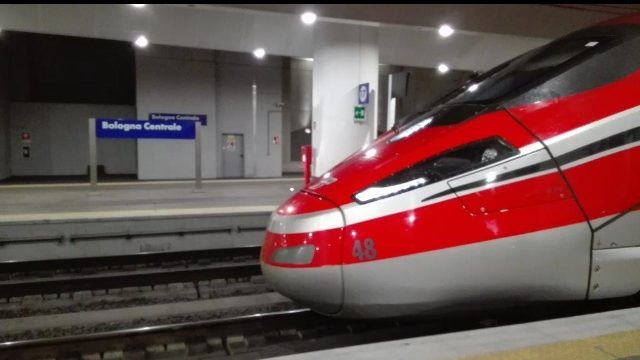Aggredisce capotreno e lo manda al Pronto Soccorso: arrestato Aggredisce capotreno e lo manda al Pronto Soccorso: arrestato