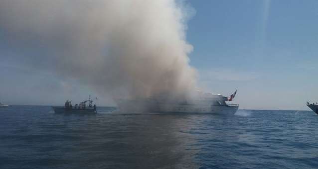 Yacht di Diana Bracco in fiamme a Nizza Yacht di Diana Bracco in fiamme a Nizza
