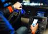 Alla guida con il cellullare, ritirate 12 patenti Guida al cellulare