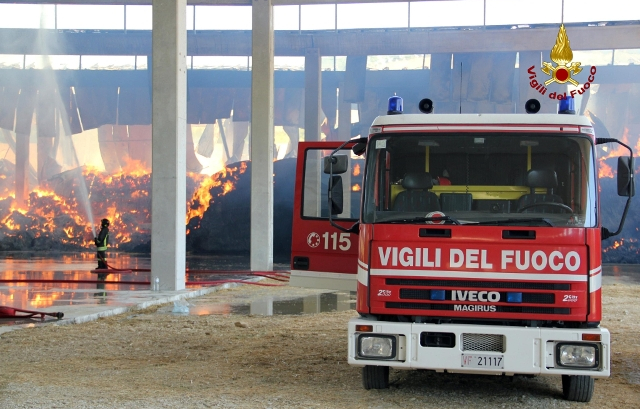 Nel Casertano litiga con la moglie e dà fuoco alla casa Nel Casertano litiga con la moglie e dà fuoco alla casa