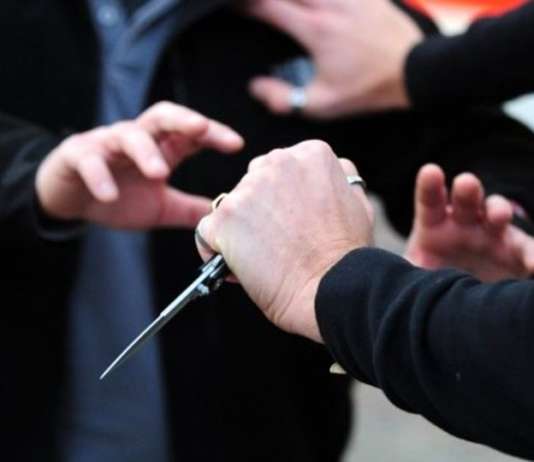 Nel Salernitano ragazzo accoltellato durante una rissa, è grave