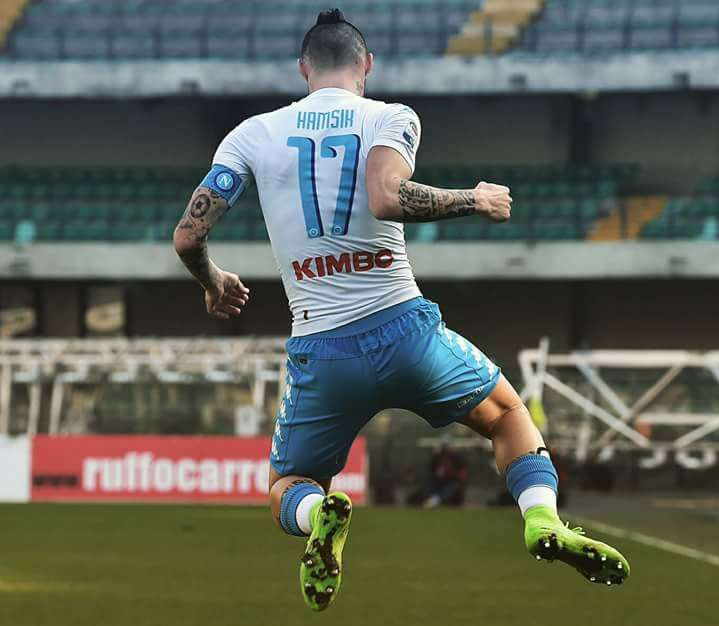 Napoli, Hamsik è un giocatore del Dalian: le cifre e i dettagli dell’affare Napoli, Hamsik è un giocatore del Dalian: le cifre e i dettagli dell’affare