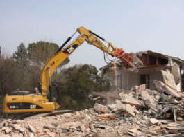 Castel Volturno, demoliti cinque immobili abusivi