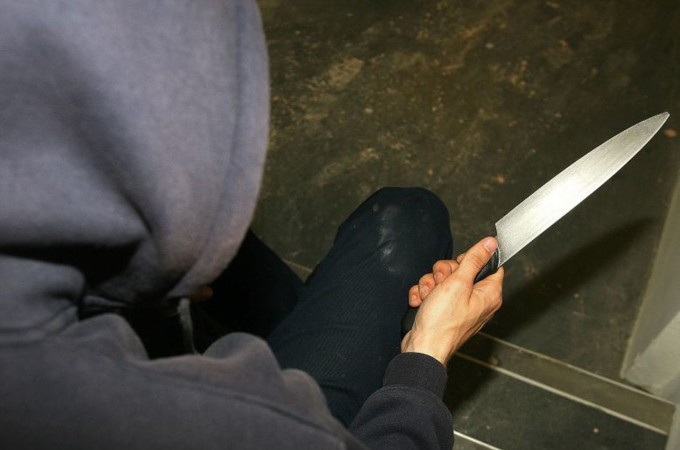 Giovane accoltellato nella notte a Napoli: “Aggredito a Chiaia mentre passeggiavo” Giovane accoltellato nella notte a Napoli: “Aggredito a Chiaia mentre passeggiavo”