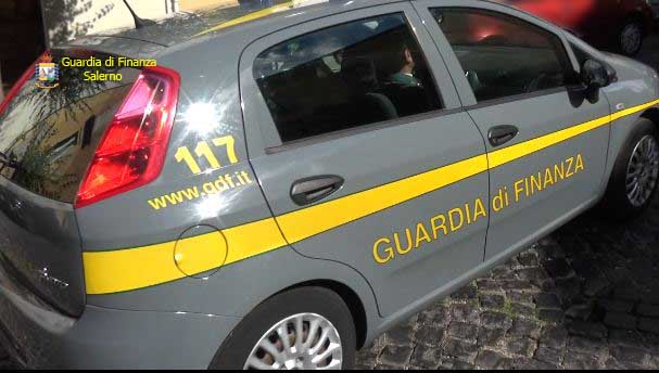Gdf, arrestati tre imprenditori di Caivano: rubavano energia elettrica Gdf, arrestati tre imprenditori di Caivano: rubavano energia elettrica