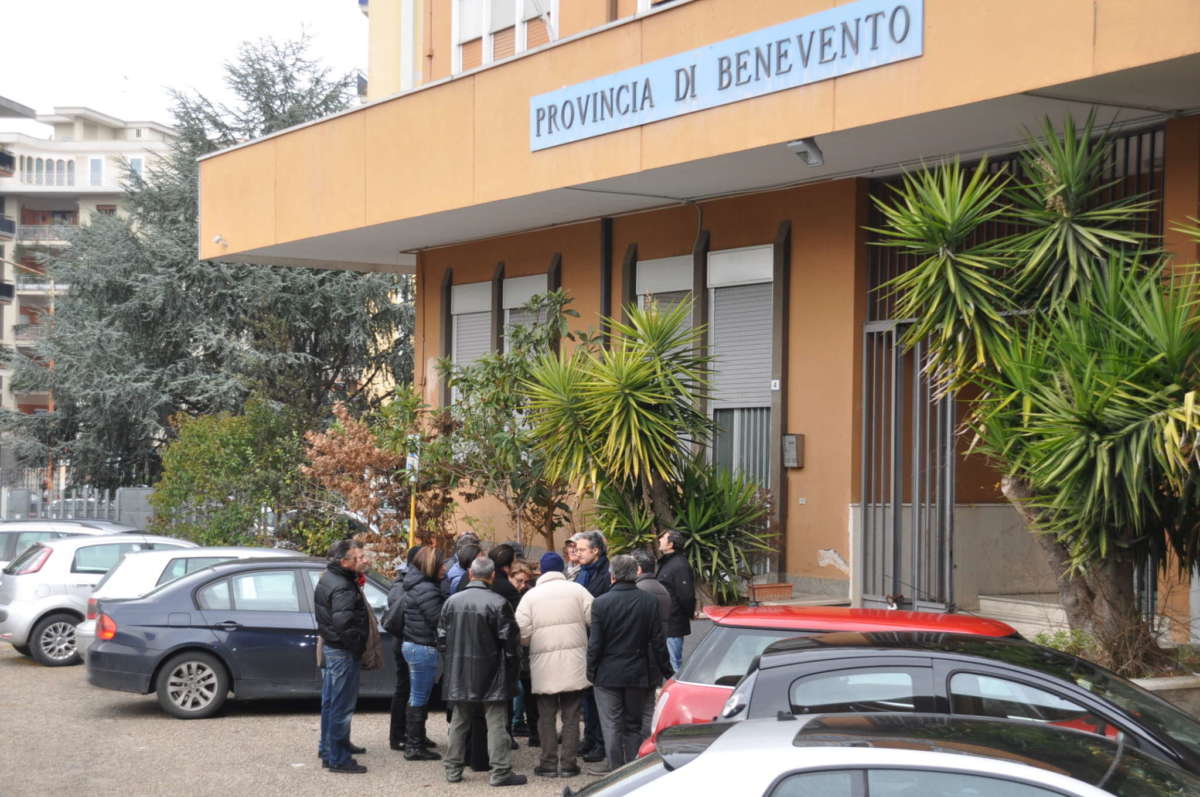 Uil Trasporti, lavoratori Consorzi rifiuti: “Finalmente c’è la svolta” Uil Trasporti, lavoratori Consorzi rifiuti: “Finalmente c’è la svolta”