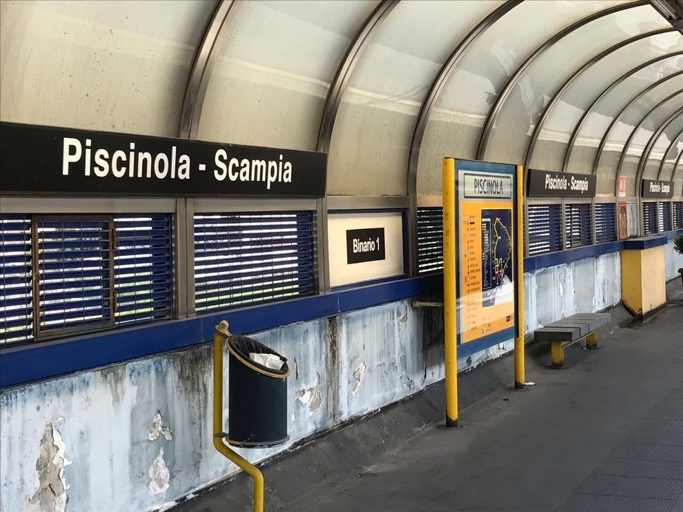 Chiusura stazioni metro, indetta protesta in piazza a Piscinola Chiusura stazioni metro, indetta protesta in piazza a Piscinola