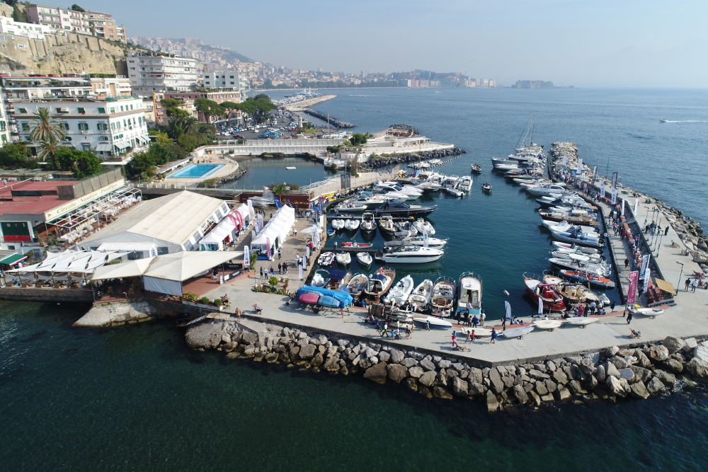 Risultati immagini per NAVIGARE AL CIRCOLO POSILLIPO