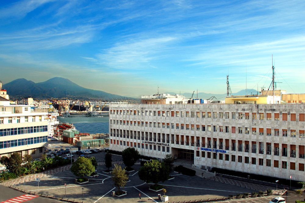 Sottomarino Nucleare A Napoli La Capitaneria Vietato Ingresso Al Porto 