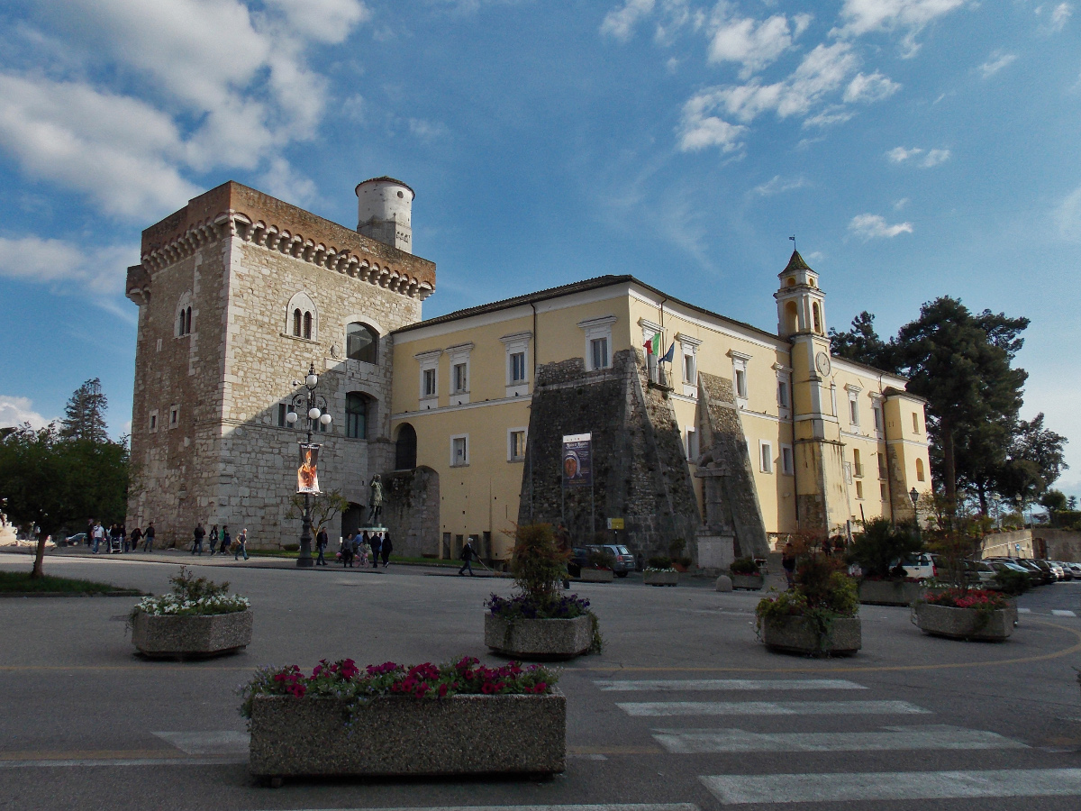 “Voci nella notte”, la mostra di Libero Varricchio alla Rocca dei Rettori