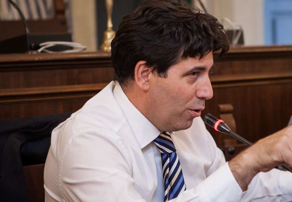 Airola, Napoletano: “Ecco perchè abbiamo abbandonato l’aula” Airola, Napoletano: “Ecco perchè abbiamo abbandonato l’aula”