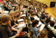 Vessazioni su specializzandi, sospeso docente universitario