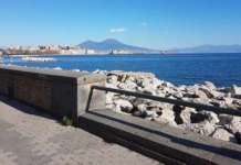 Lungomare Caracciolo di Napoli, revocato il divieto di balneazione