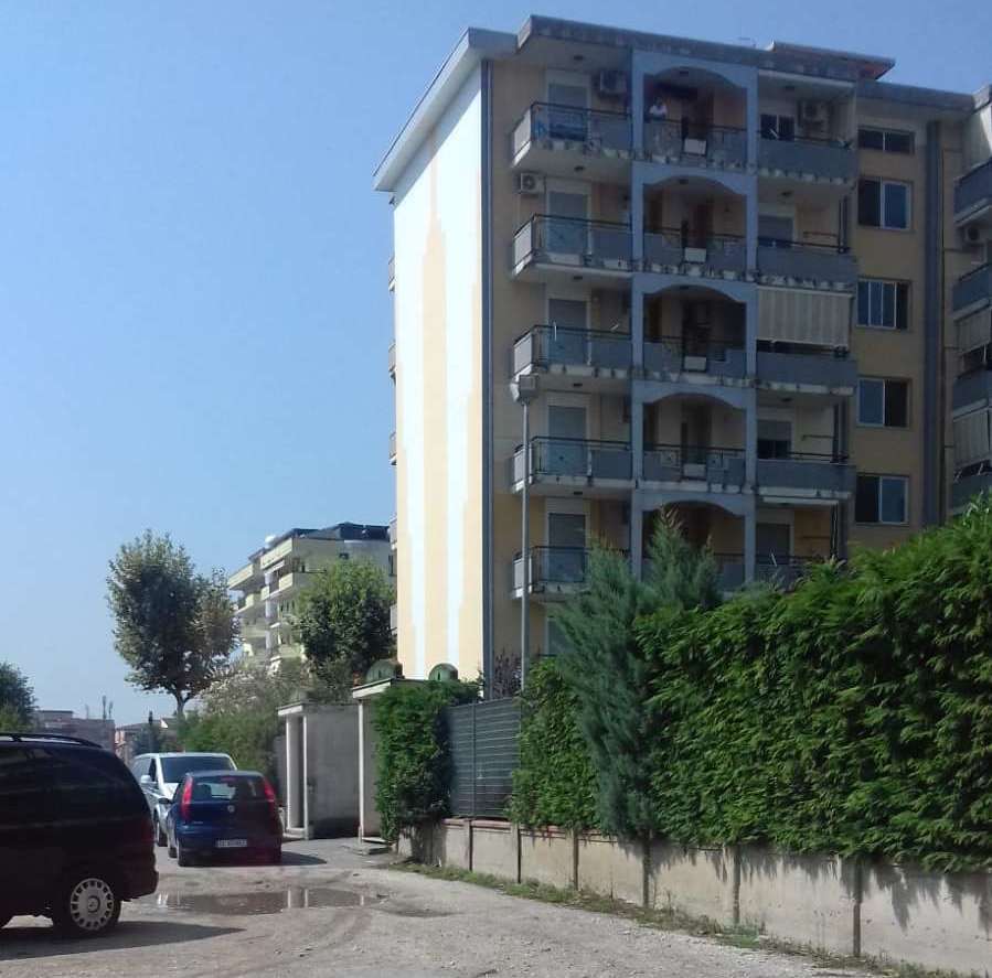 Fulminato da un palo della luce nel Casertano, 25enne muore davanti alla fidanzata Fulminato da un palo della luce nel Casertano, 25enne muore davanti alla fidanzata