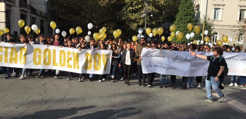 “Il tuo sorriso è la nostra pace”: Avellino ricorda la scomparsa di Matteo “Il tuo sorriso è la nostra pace”: Avellino ricorda la scomparsa di Matteo