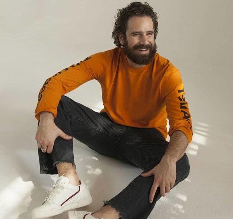 Tommaso Paradiso annuncia il nuovo progetto discografico ed un concerto a Napoli