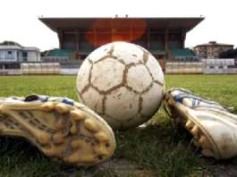 Aggrediscono agenti dopo una partita di calcio, un arresto e una denuncia