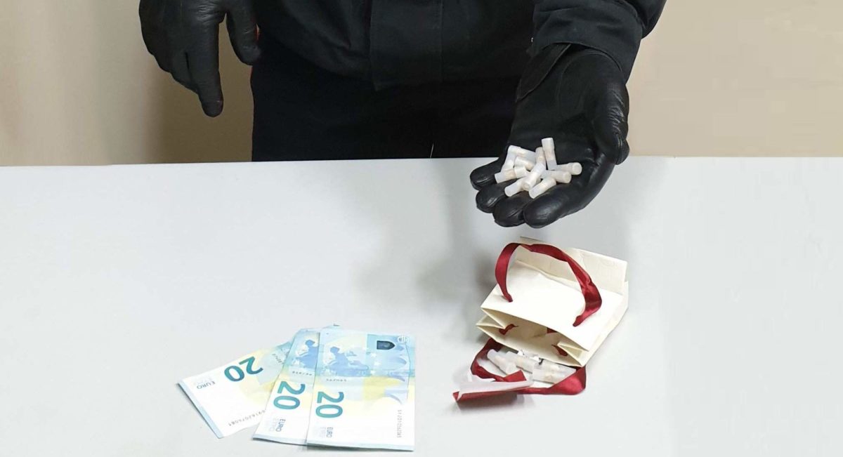 Non si ferma all’alt: bloccato e arrestato pusher di Frigento Non si ferma all’alt: bloccato e arrestato pusher di Frigento