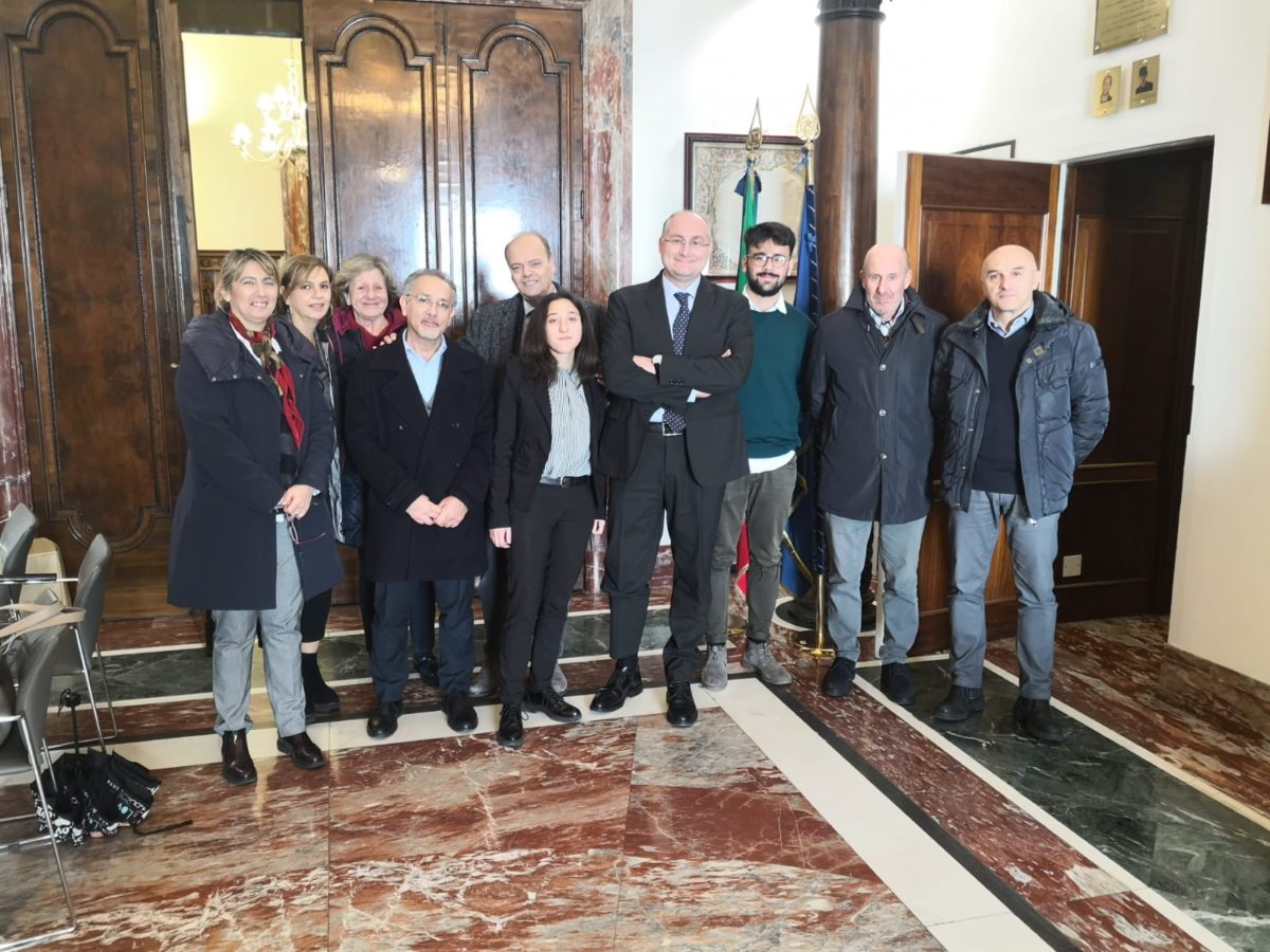 Strianese incontra una delegazione del Liceo Parmenide di Vallo Della Lucania Strianese incontra una delegazione del Liceo Parmenide di Vallo Della Lucania
