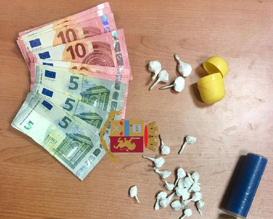 Al servizio dei tossici a soli 18 anni: arrestato pusher tuttofare Al servizio dei tossici a soli 18 anni: arrestato pusher tuttofare