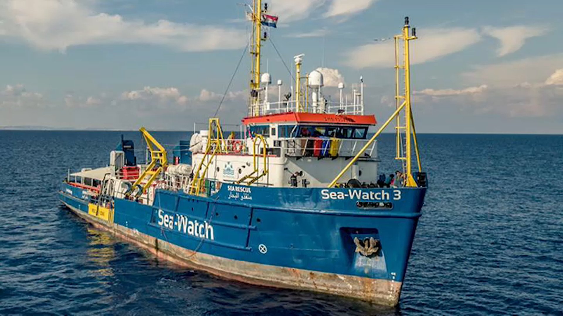 Nave Sea Watch arrivata a Napoli, a bordo 70 richiedenti asilo Nave Sea Watch arrivata a Napoli, a bordo 70 richiedenti asilo