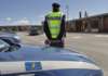 Aggredì padre e figlio con una bottiglia: rimpatriato