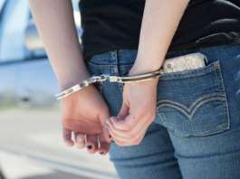 Trecento euro di tonno nel passeggino con un bimbo di 2 anni, nei guai due donne