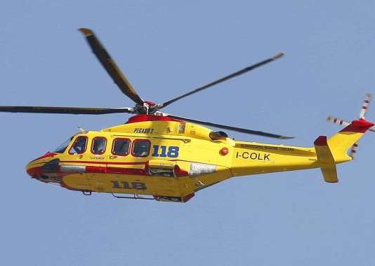 Schianto tra tir e auto sull’A1: tre feriti, un minore elitrasportato al Santobono