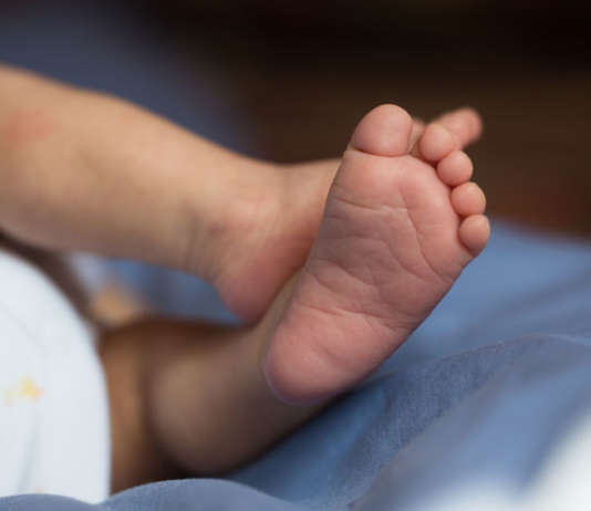 Bimbo morto dopo il parto a Castellammare, revocati gli arresti per la dottoressa
