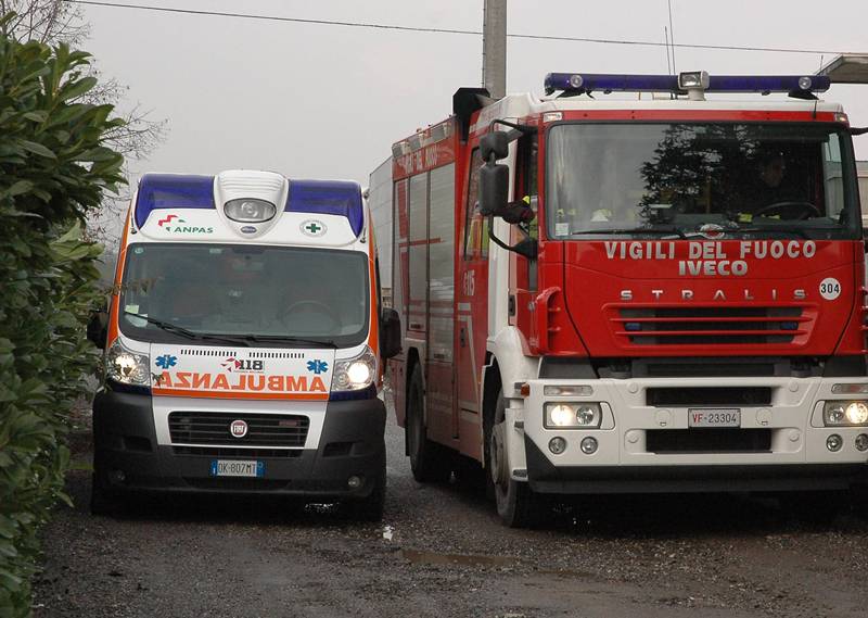 incidente stradale nel casertano feriti una donna e un bambino da Anteprima24.it incidente stradale nel casertano feriti una donna e un bambino