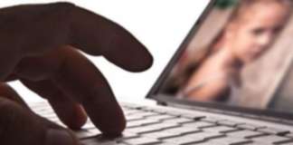 Adescava online minorenni, almeno nove le vittime: arrestato 29enne