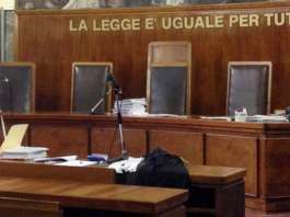Bimba morta a Napoli, il giudice dispone nuove indagini