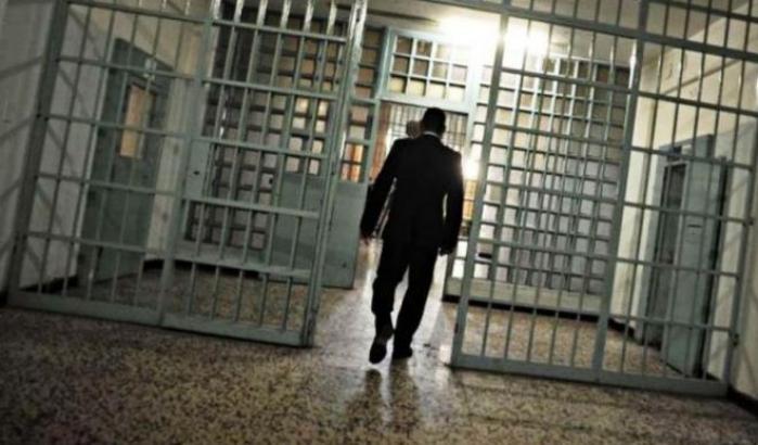 Carceri, la denuncia del Sappe: “Sequestrati 8 cellulari a Salerno”