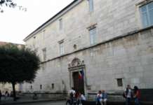 Bimba nata morta in clinica del Napoletano, medico indagato