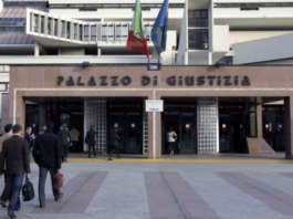 Dato alle fiamme perché non voleva più fare pusher, pena ridotta