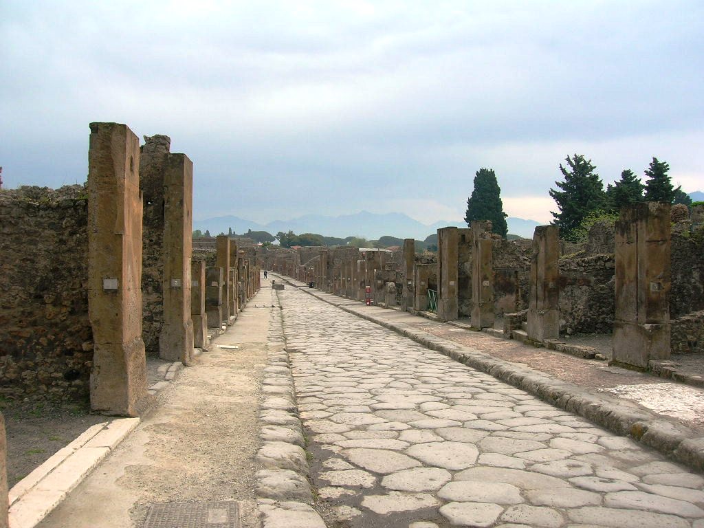 Primo maggio, numeri importanti per i siti culturali della Campania: in testa Pompei e la Reggia di Caserta