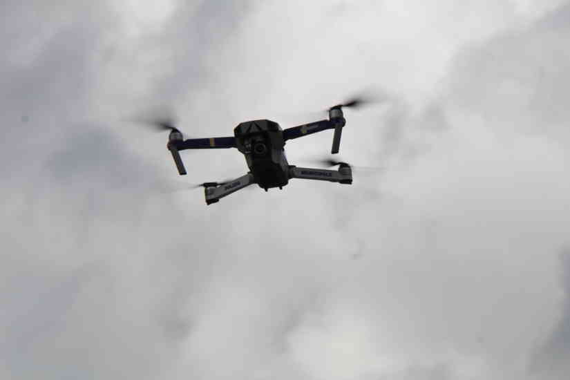 Allarme carceri, nel drone droga, telefonini e coltelli per i detenuti