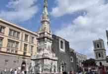 Boom turistico nel centro storico napoletano, fuga dai fitti folli: “350 euro per un soppalco”