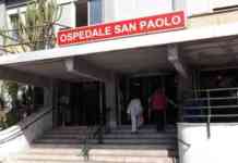 Prima accerchiato, poi accoltellato da coetanei: 19enne operato d’urgenza