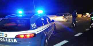 Cade con la moto e viene investito da due auto: morto un 48enne campano